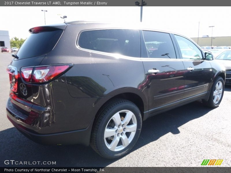 Tungsten Metallic / Ebony 2017 Chevrolet Traverse LT AWD