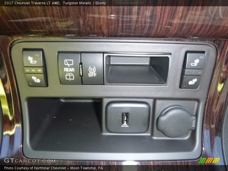 Tungsten Metallic / Ebony 2017 Chevrolet Traverse LT AWD