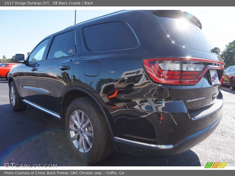 DB Black Crystal / Black 2017 Dodge Durango SXT