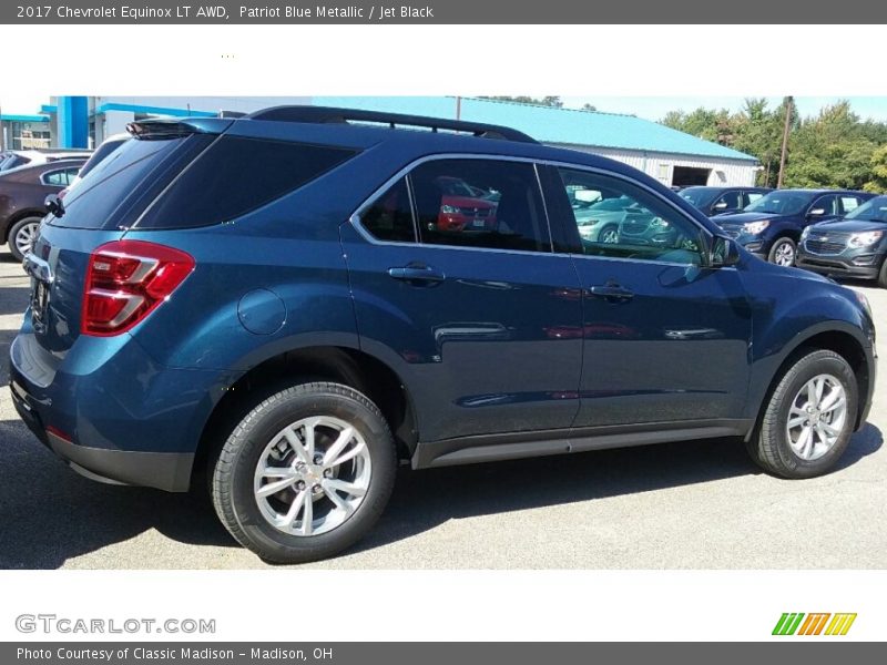 Patriot Blue Metallic / Jet Black 2017 Chevrolet Equinox LT AWD