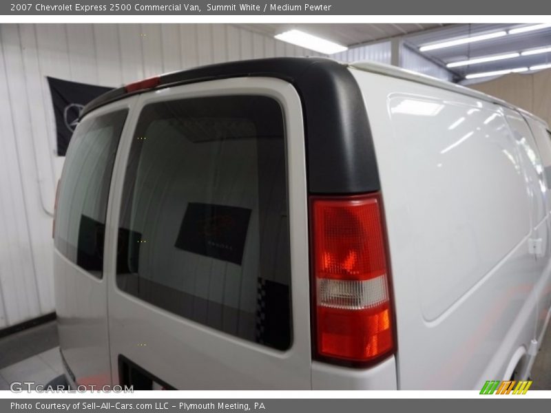 Summit White / Medium Pewter 2007 Chevrolet Express 2500 Commercial Van