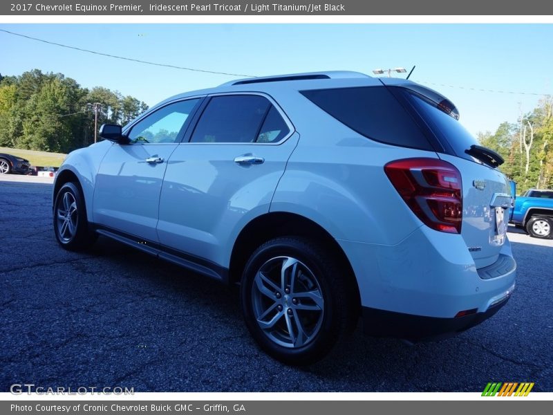 Iridescent Pearl Tricoat / Light Titanium/Jet Black 2017 Chevrolet Equinox Premier