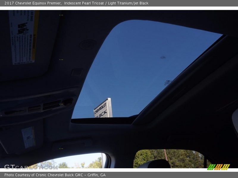 Iridescent Pearl Tricoat / Light Titanium/Jet Black 2017 Chevrolet Equinox Premier