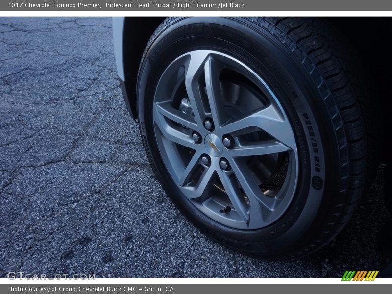 Iridescent Pearl Tricoat / Light Titanium/Jet Black 2017 Chevrolet Equinox Premier