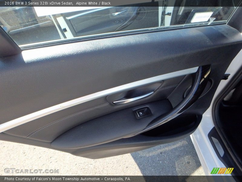 Alpine White / Black 2016 BMW 3 Series 328i xDrive Sedan