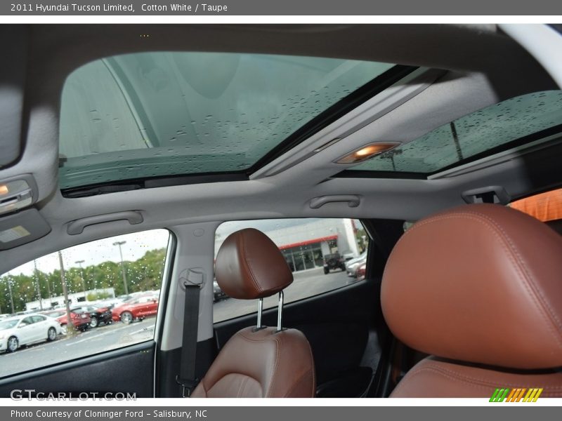 Cotton White / Taupe 2011 Hyundai Tucson Limited