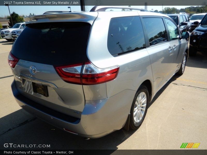 Silver Sky Metallic / Ash 2017 Toyota Sienna XLE