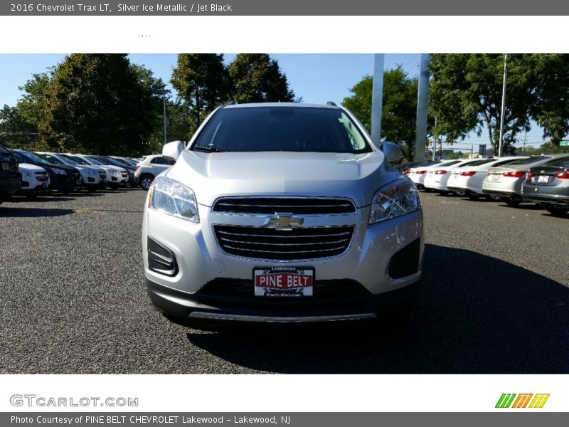 Silver Ice Metallic / Jet Black 2016 Chevrolet Trax LT