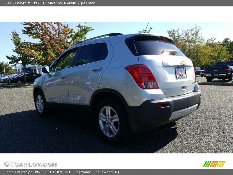 Silver Ice Metallic / Jet Black 2016 Chevrolet Trax LT