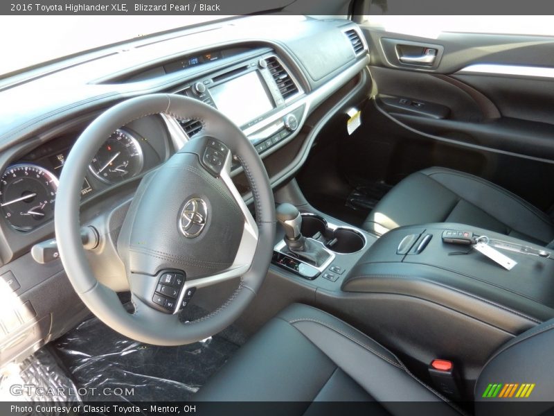 Blizzard Pearl / Black 2016 Toyota Highlander XLE