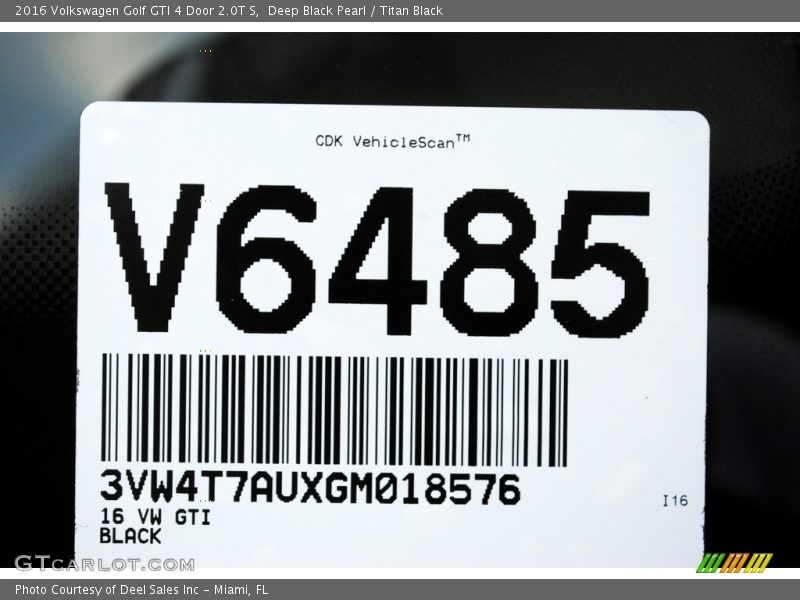 Deep Black Pearl / Titan Black 2016 Volkswagen Golf GTI 4 Door 2.0T S