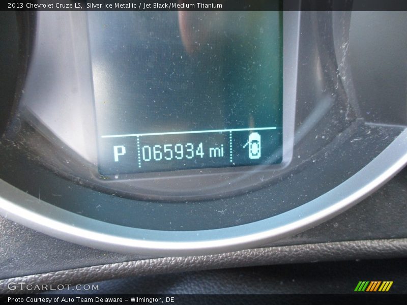 Silver Ice Metallic / Jet Black/Medium Titanium 2013 Chevrolet Cruze LS