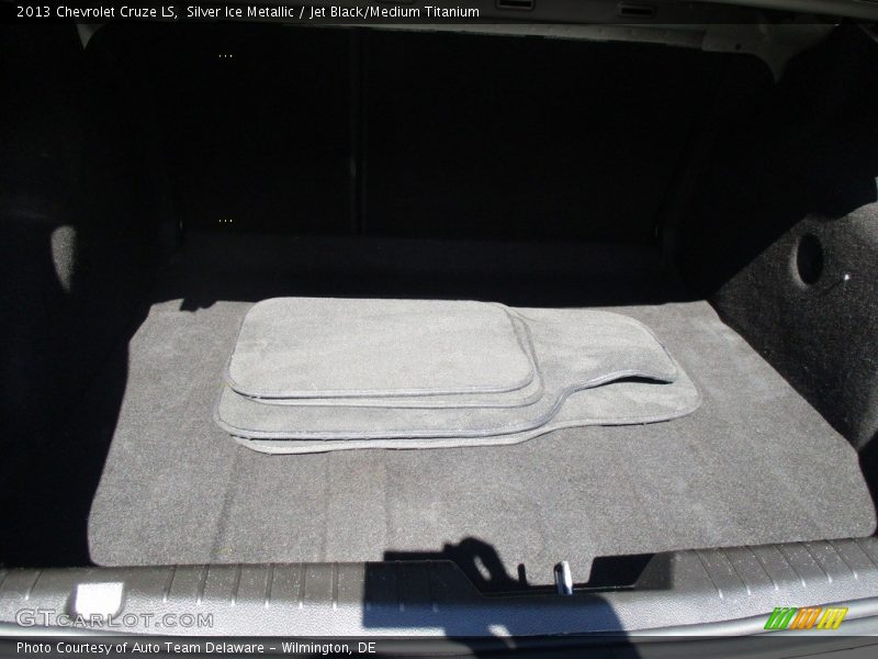 Silver Ice Metallic / Jet Black/Medium Titanium 2013 Chevrolet Cruze LS