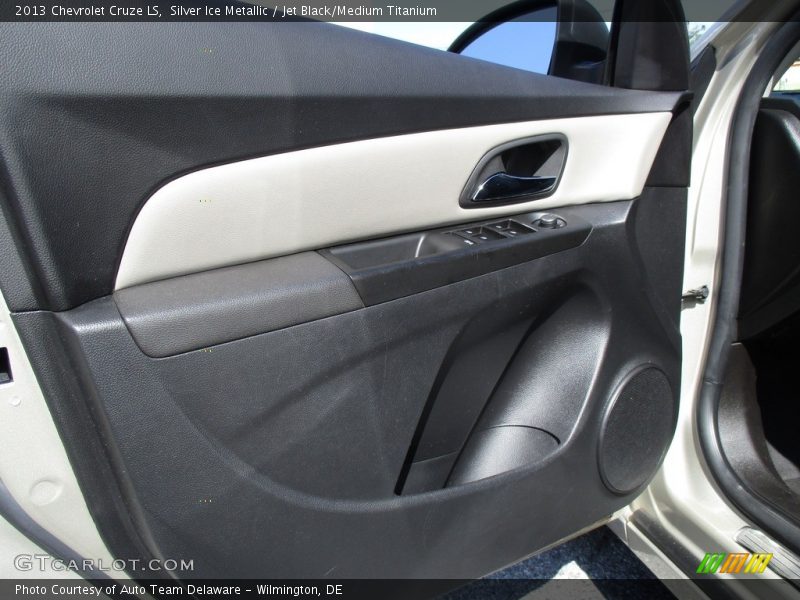 Silver Ice Metallic / Jet Black/Medium Titanium 2013 Chevrolet Cruze LS