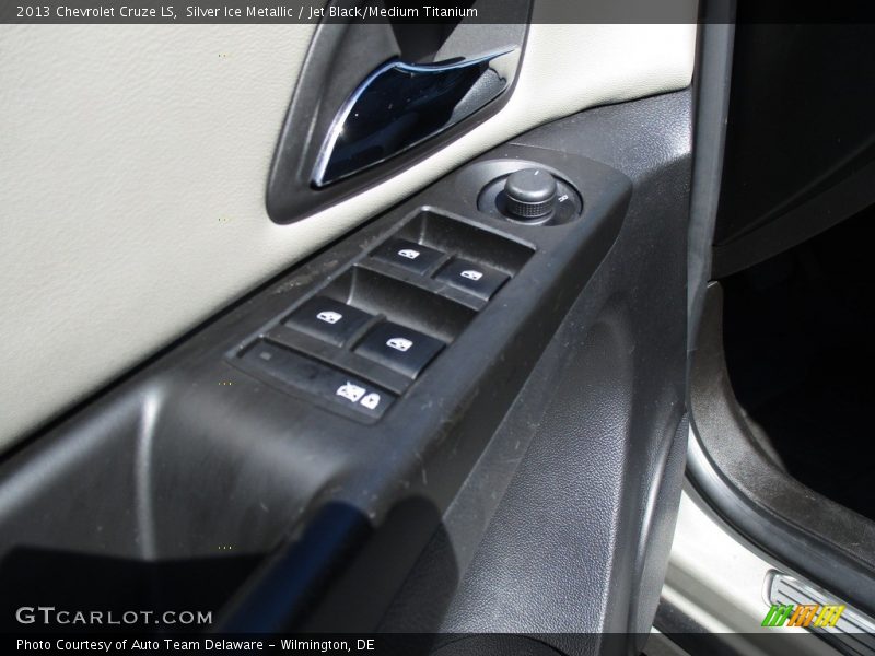 Silver Ice Metallic / Jet Black/Medium Titanium 2013 Chevrolet Cruze LS