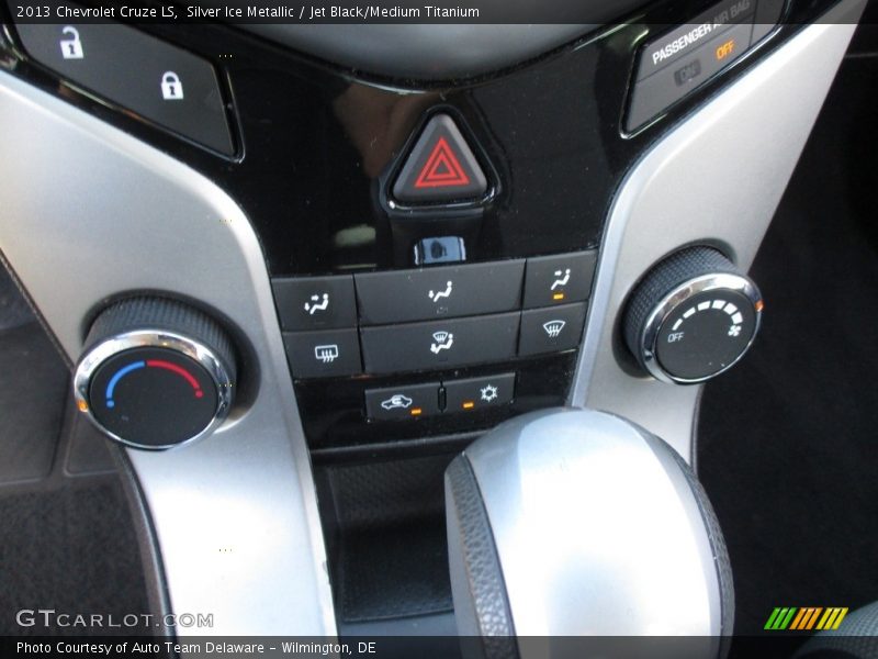 Silver Ice Metallic / Jet Black/Medium Titanium 2013 Chevrolet Cruze LS