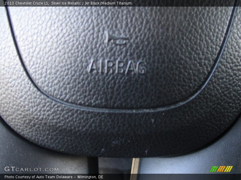 Silver Ice Metallic / Jet Black/Medium Titanium 2013 Chevrolet Cruze LS