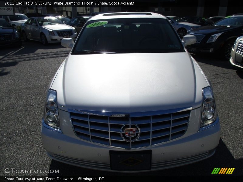 White Diamond Tricoat / Shale/Cocoa Accents 2011 Cadillac DTS Luxury