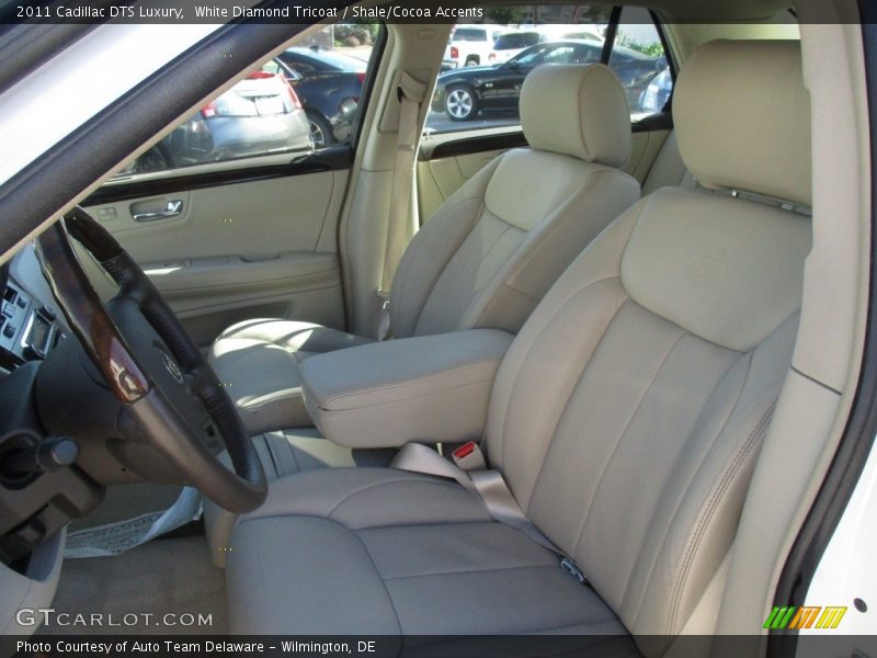 White Diamond Tricoat / Shale/Cocoa Accents 2011 Cadillac DTS Luxury