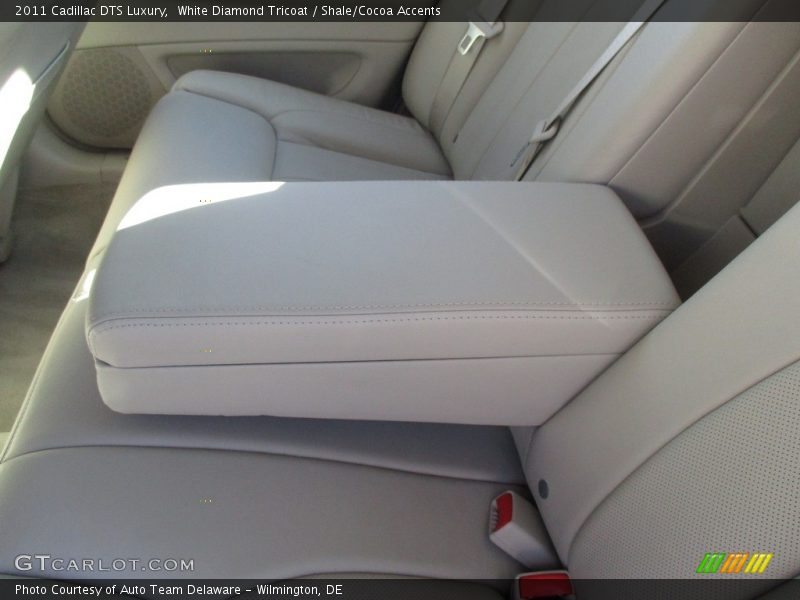 White Diamond Tricoat / Shale/Cocoa Accents 2011 Cadillac DTS Luxury