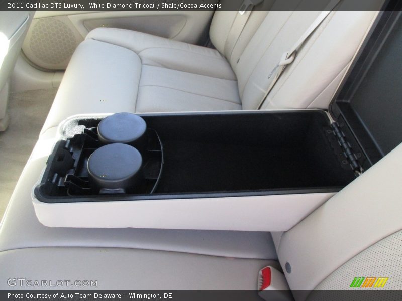 White Diamond Tricoat / Shale/Cocoa Accents 2011 Cadillac DTS Luxury