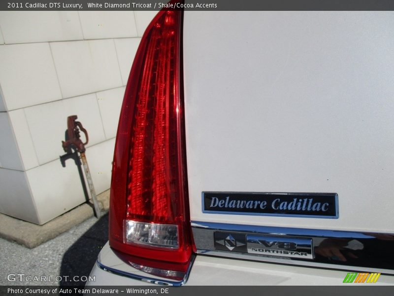 White Diamond Tricoat / Shale/Cocoa Accents 2011 Cadillac DTS Luxury