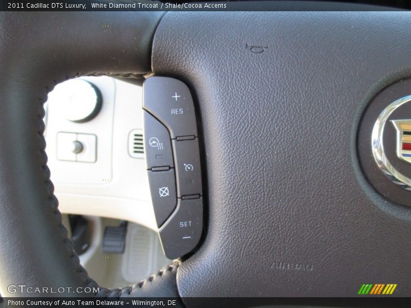 White Diamond Tricoat / Shale/Cocoa Accents 2011 Cadillac DTS Luxury