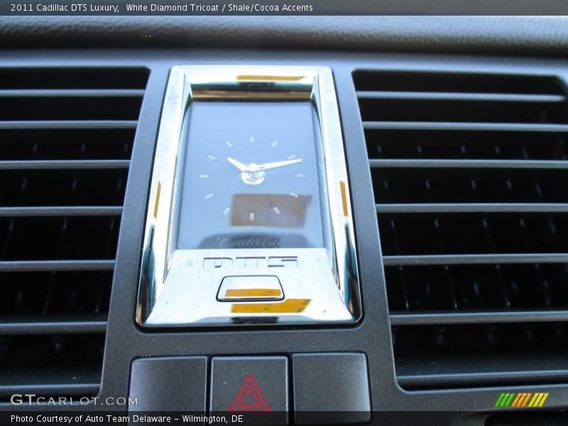 White Diamond Tricoat / Shale/Cocoa Accents 2011 Cadillac DTS Luxury