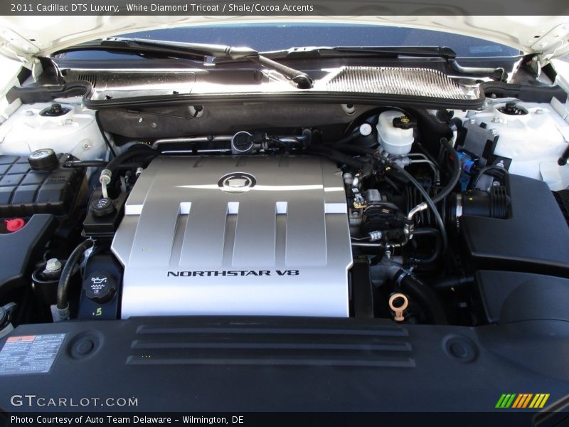 White Diamond Tricoat / Shale/Cocoa Accents 2011 Cadillac DTS Luxury
