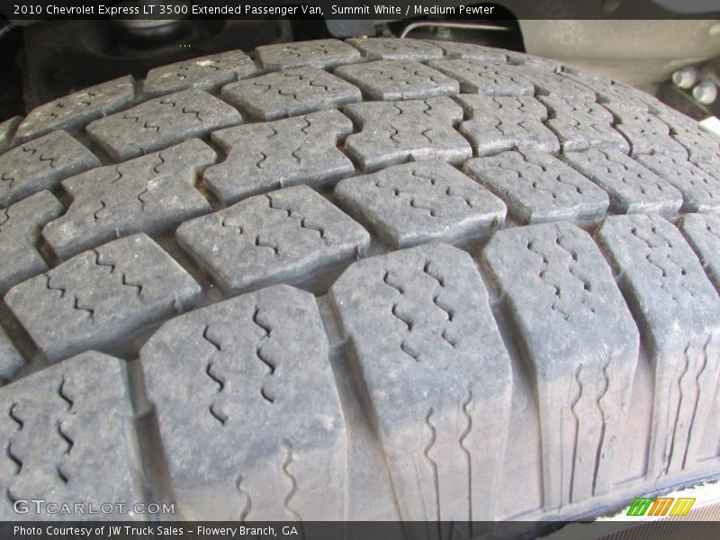 Summit White / Medium Pewter 2010 Chevrolet Express LT 3500 Extended Passenger Van