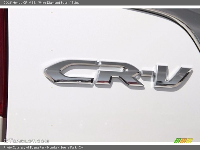 White Diamond Pearl / Beige 2016 Honda CR-V SE