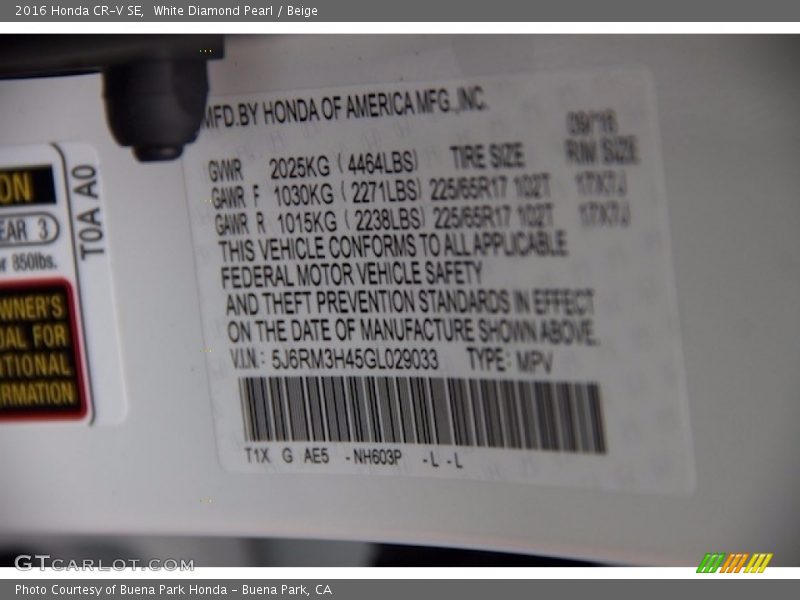 White Diamond Pearl / Beige 2016 Honda CR-V SE