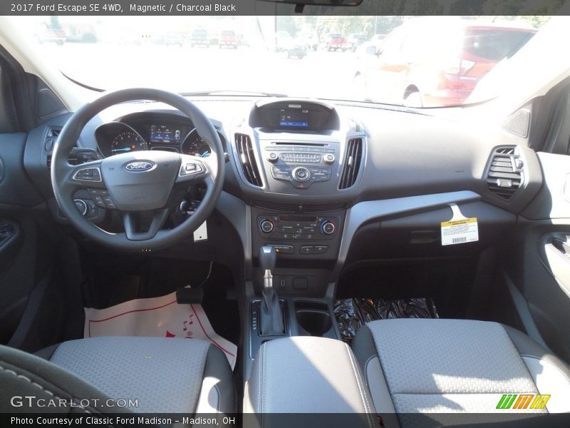 Magnetic / Charcoal Black 2017 Ford Escape SE 4WD