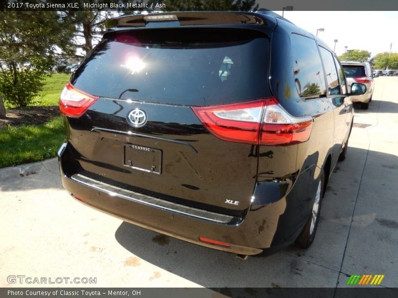 Midnight Black Metallic / Ash 2017 Toyota Sienna XLE