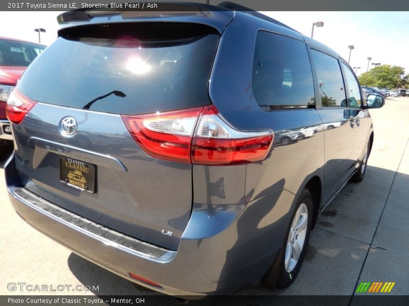 Shoreline Blue Pearl / Ash 2017 Toyota Sienna LE