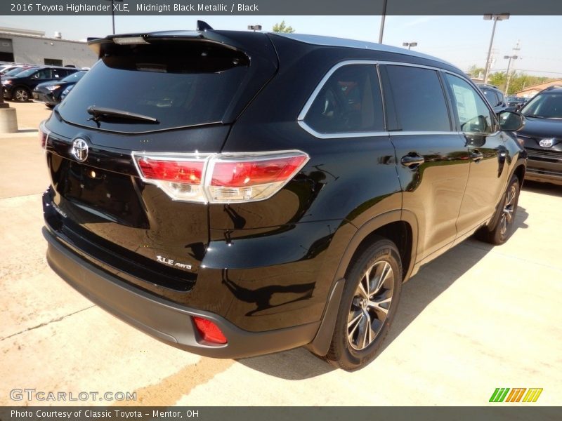 Midnight Black Metallic / Black 2016 Toyota Highlander XLE
