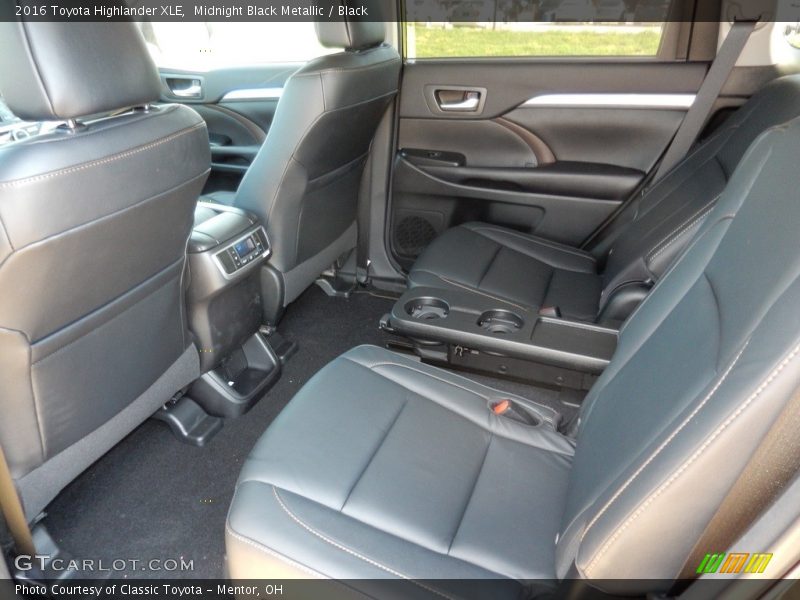 Midnight Black Metallic / Black 2016 Toyota Highlander XLE