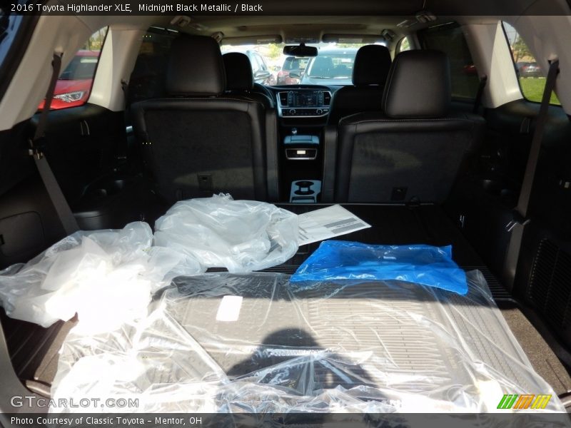 Midnight Black Metallic / Black 2016 Toyota Highlander XLE