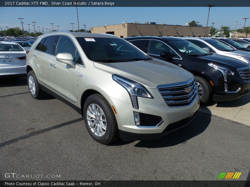 Front 3/4 View of 2017 XT5 FWD
