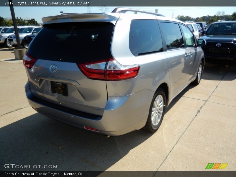 Silver Sky Metallic / Ash 2017 Toyota Sienna XLE