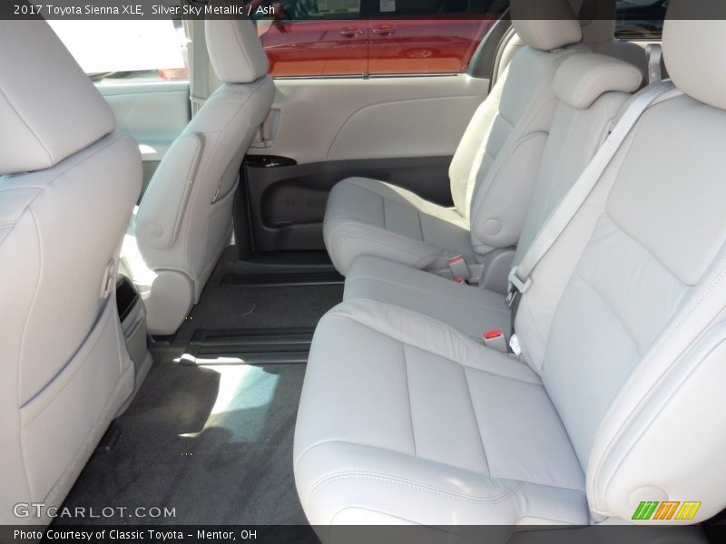 Silver Sky Metallic / Ash 2017 Toyota Sienna XLE