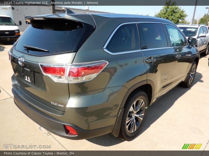 Alumina Jade Metallic / Almond 2016 Toyota Highlander XLE