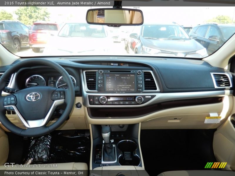 Alumina Jade Metallic / Almond 2016 Toyota Highlander XLE