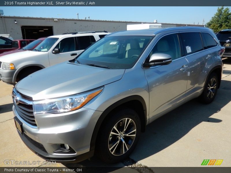 Silver Sky Metallic / Ash 2016 Toyota Highlander XLE