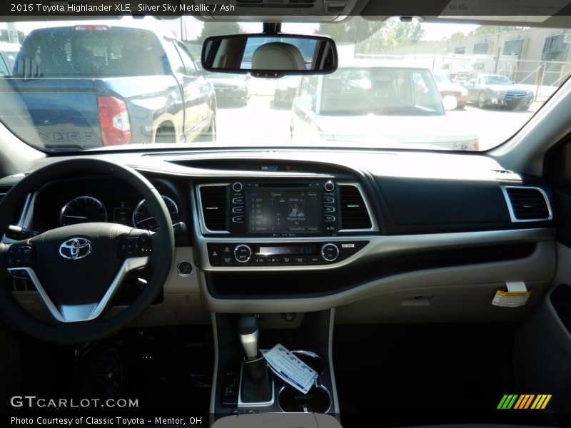 Silver Sky Metallic / Ash 2016 Toyota Highlander XLE