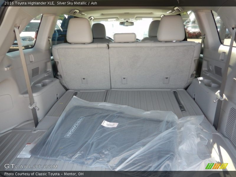 Silver Sky Metallic / Ash 2016 Toyota Highlander XLE