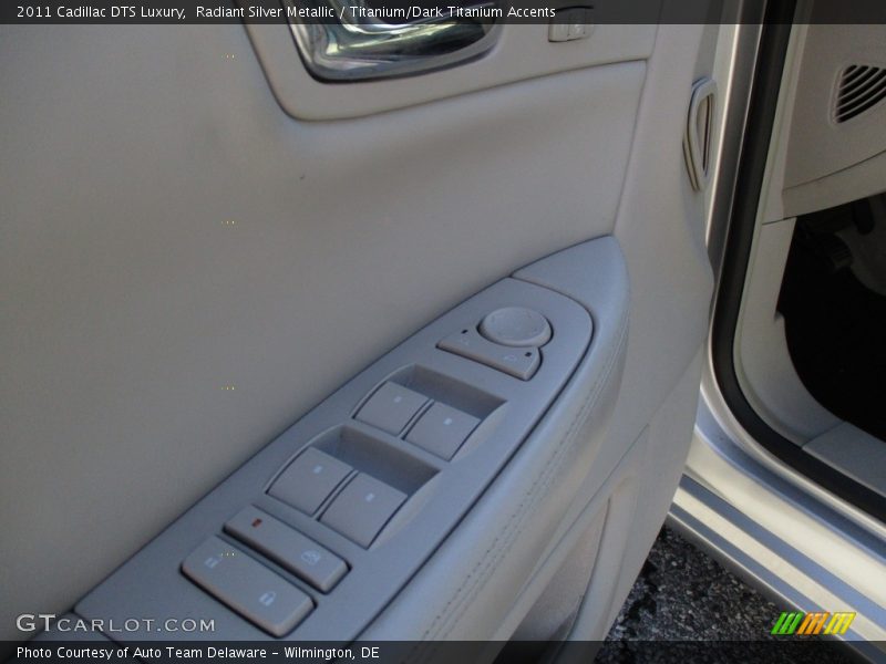 Radiant Silver Metallic / Titanium/Dark Titanium Accents 2011 Cadillac DTS Luxury