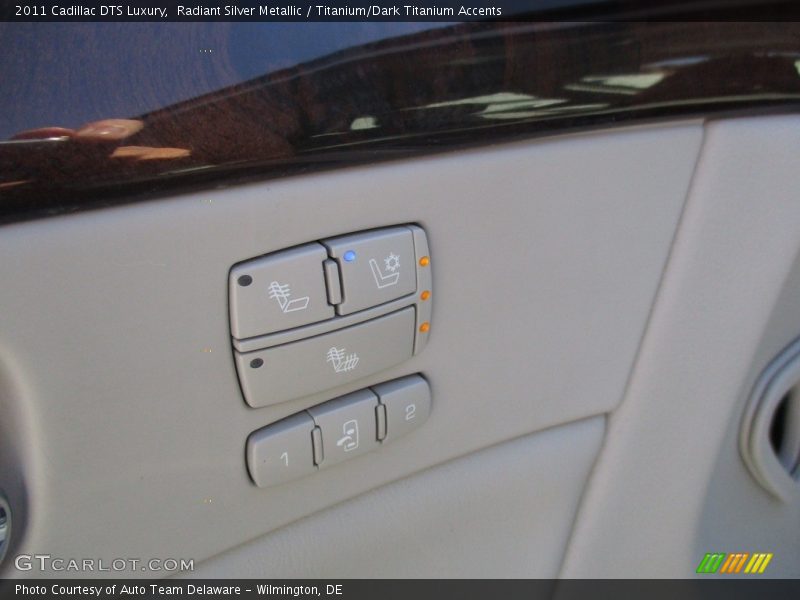 Radiant Silver Metallic / Titanium/Dark Titanium Accents 2011 Cadillac DTS Luxury