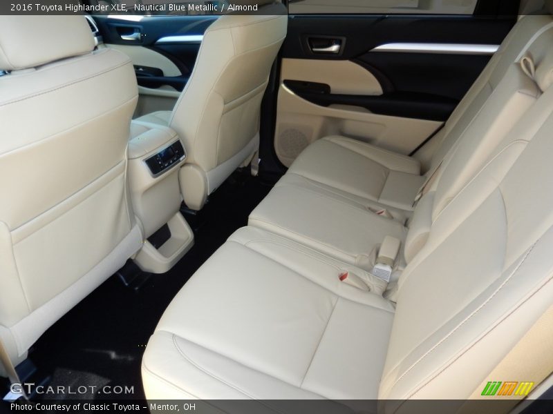 Nautical Blue Metallic / Almond 2016 Toyota Highlander XLE