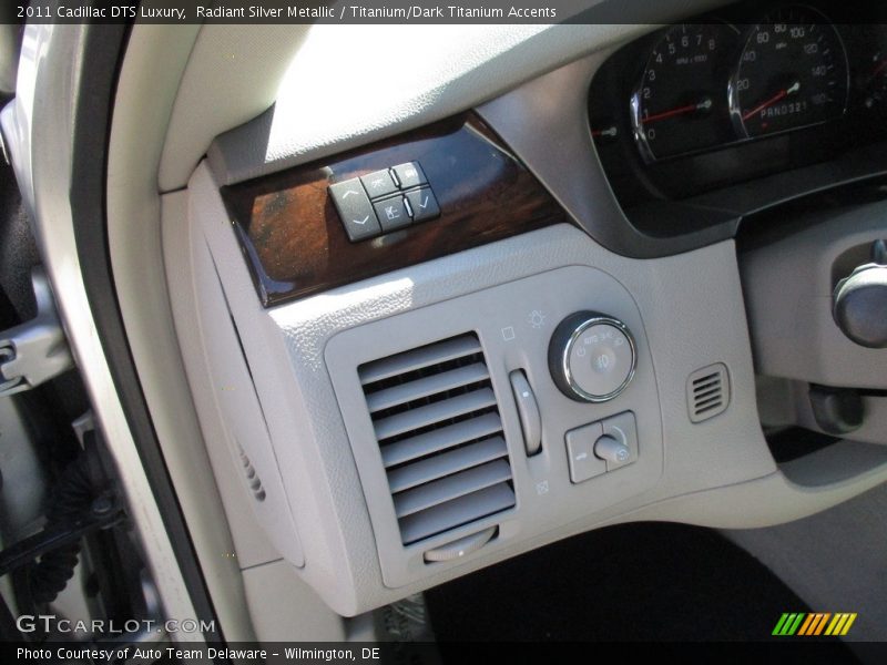 Radiant Silver Metallic / Titanium/Dark Titanium Accents 2011 Cadillac DTS Luxury